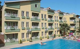 Club Sunset Apartments